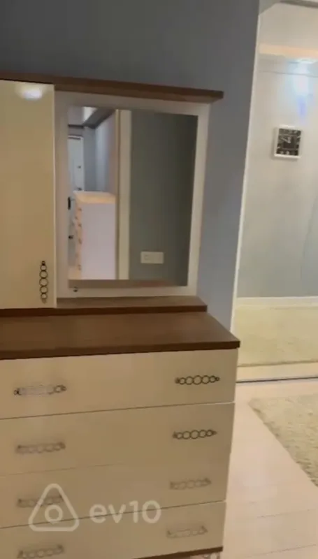 Kirayə verilir 3 otaqlı yeni tikili 1000 m²