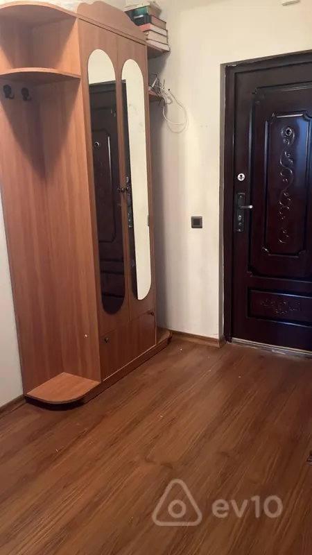 Kirayə verilir 3 otaqlı köhnə tikili 75 m²