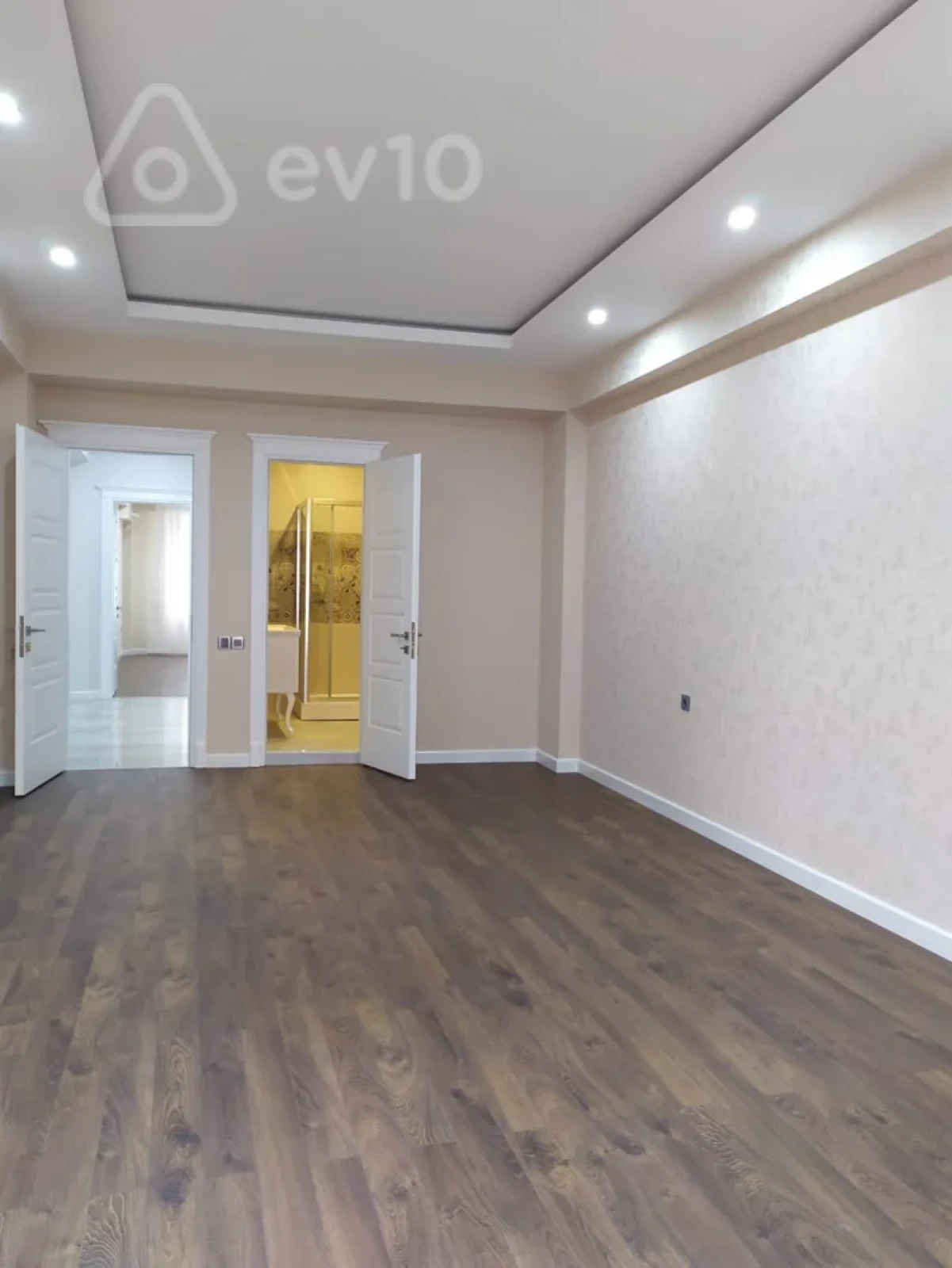 Kirayə verilir 4 otaqlı yeni tikili 186 m²
