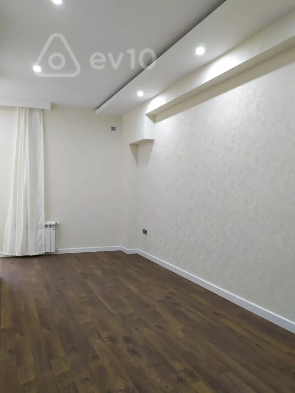 Kirayə verilir 4 otaqlı yeni tikili 186 m²