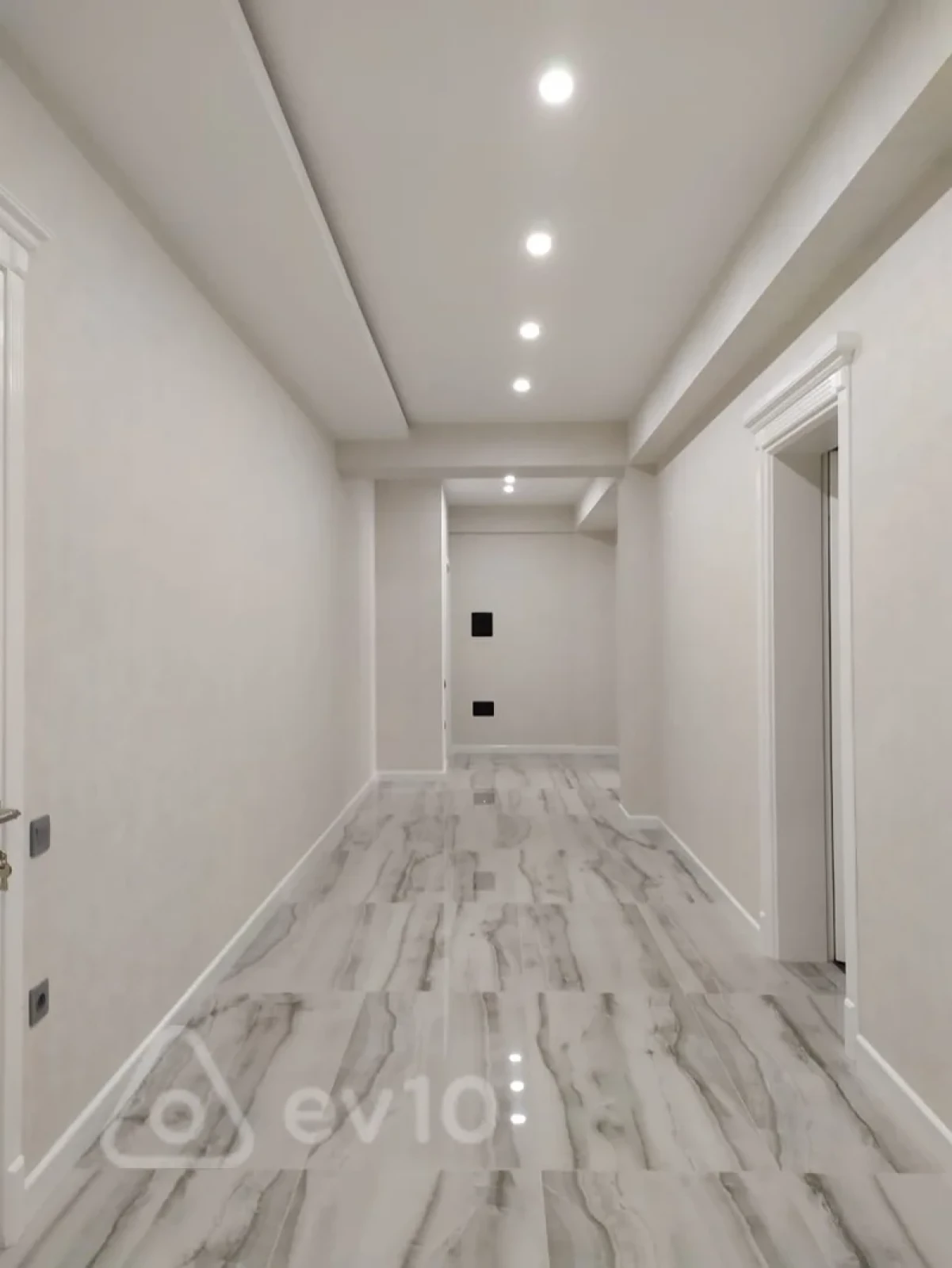 Kirayə verilir 4 otaqlı yeni tikili 186 m²