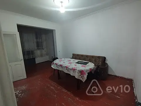 Kirayə verilir 2 otaqlı köhnə tikili 47 m²