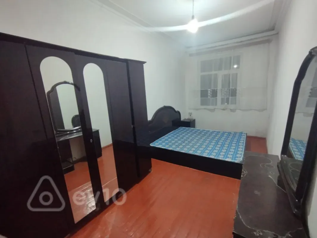 Kirayə verilir 2 otaqlı köhnə tikili 47 m²