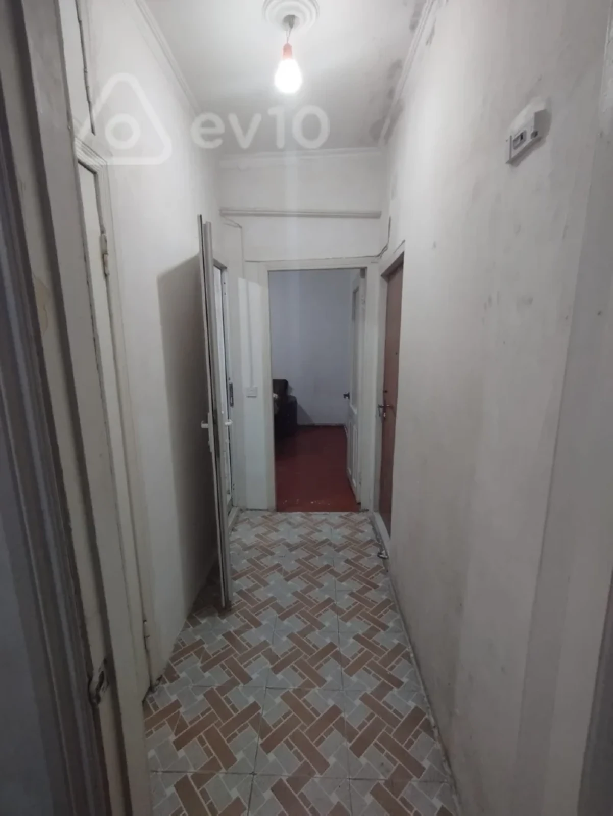 Kirayə verilir 2 otaqlı köhnə tikili 47 m²