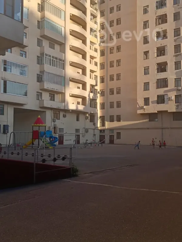 Satılır 3 otaqlı yeni tikili 145 m²