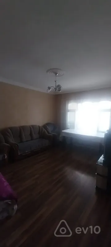 Kirayə verilir 3 otaqlı köhnə tikili 60 m²