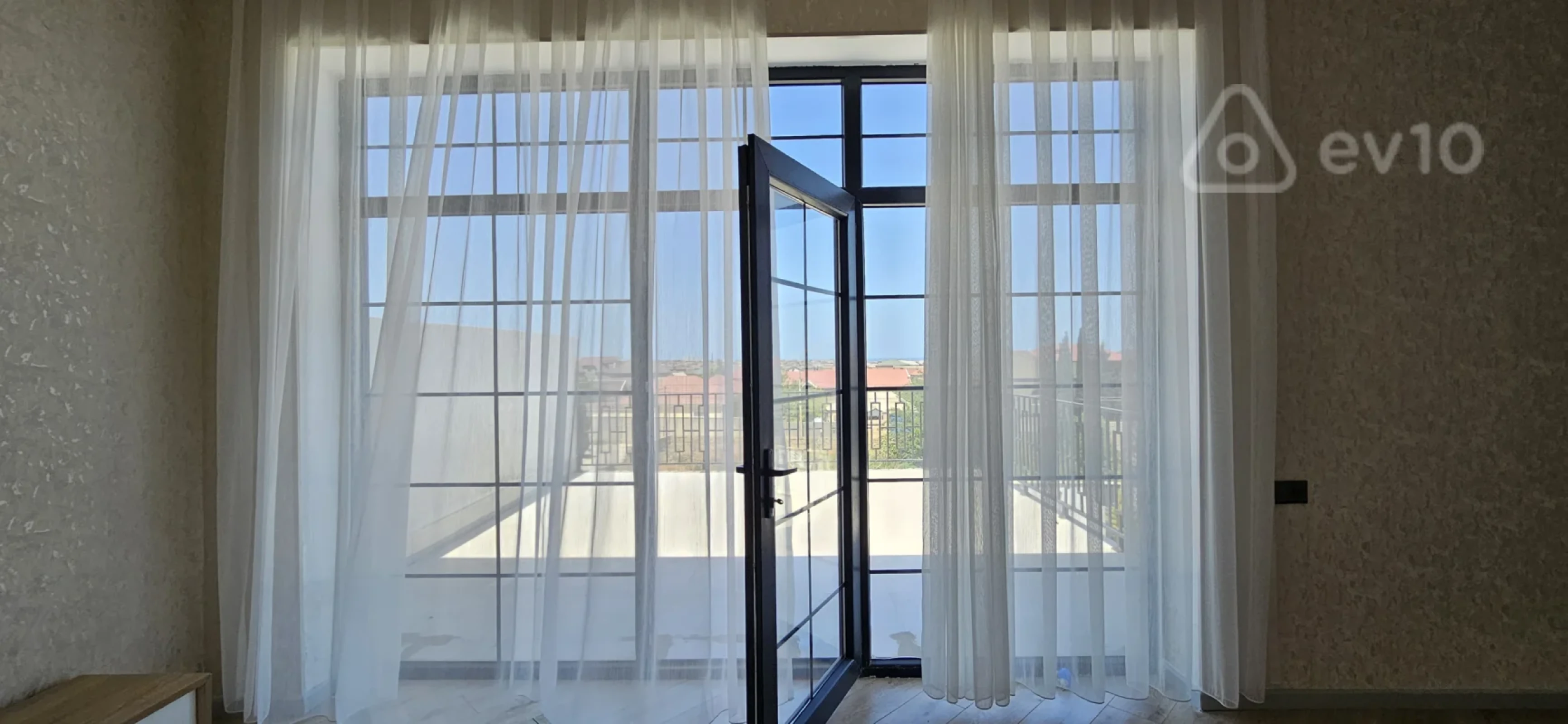 Satılır 4 otaqlı həyət evi 240 m²