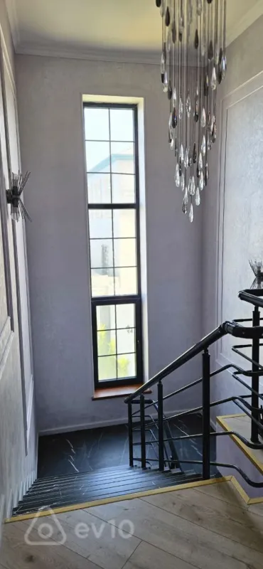 Satılır 4 otaqlı həyət evi 240 m²