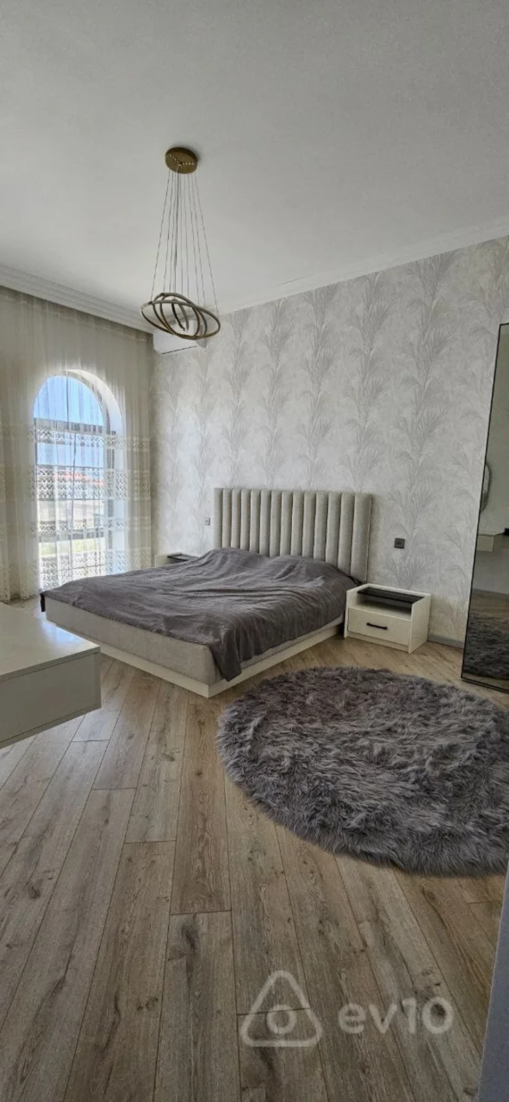 Satılır 4 otaqlı həyət evi 240 m²