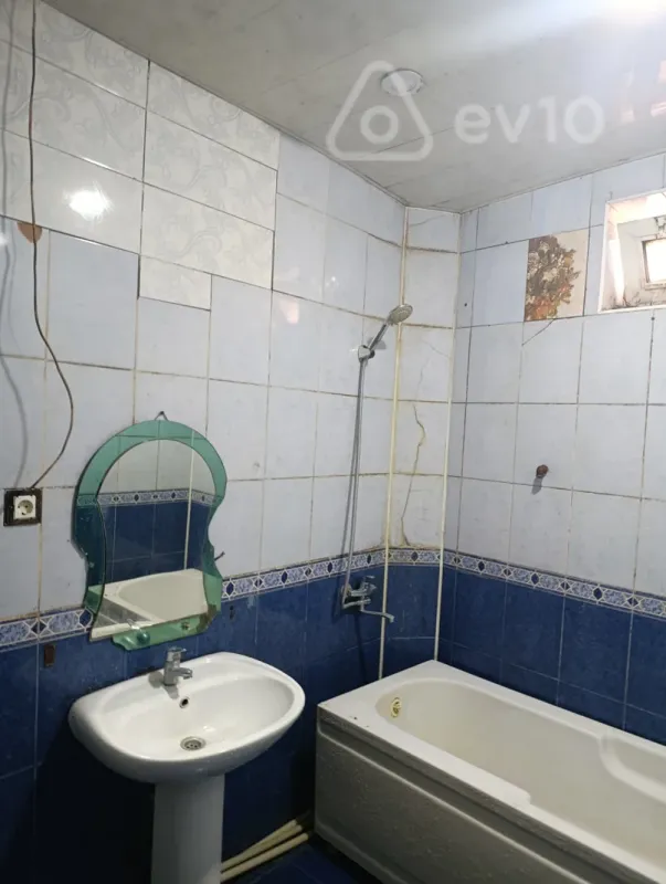 Kirayə verilir 1 otaqlı həyət evi 50 m²