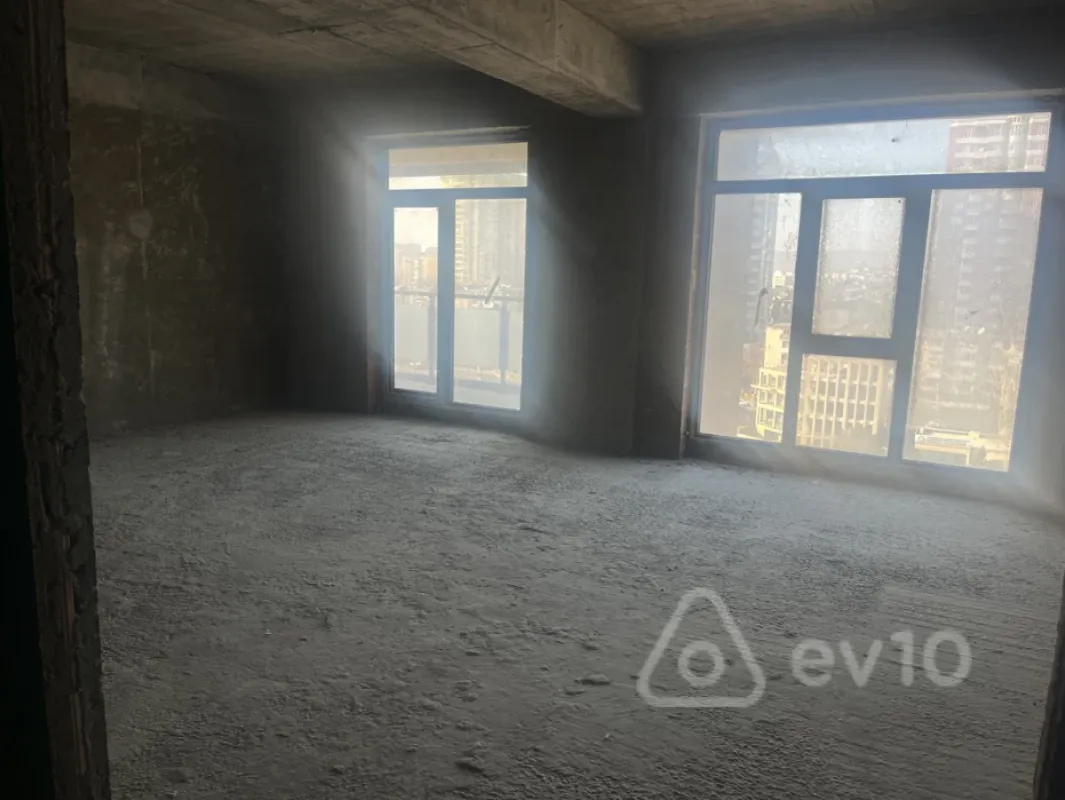 Satılır 3 otaqlı yeni tikili 185 m²