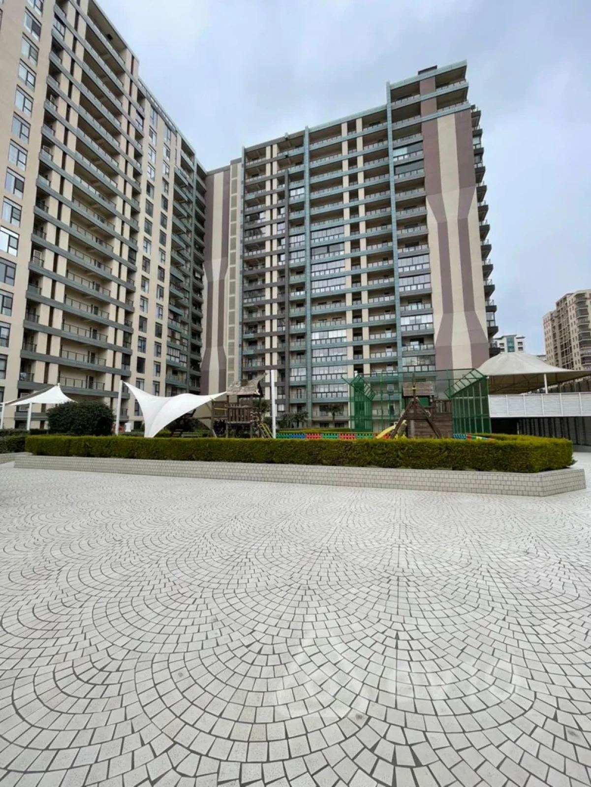 Satılır 3 otaqlı yeni tikili 185 m²