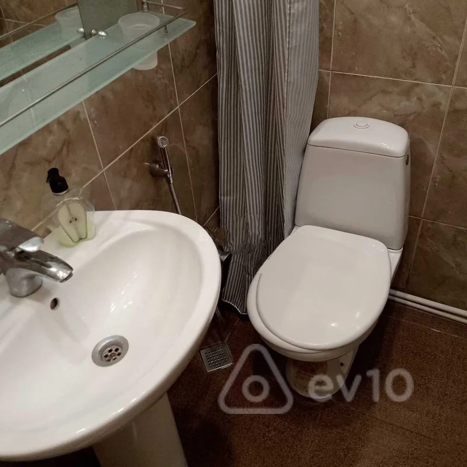 Kirayə verilir 1 otaqlı köhnə tikili 35 m²