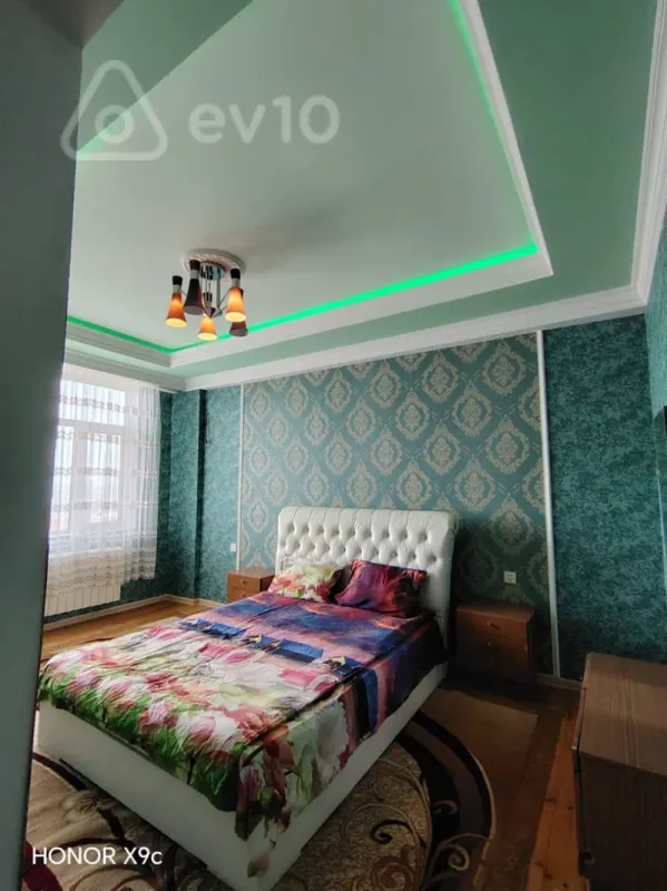 Kirayə verilir 2 otaqlı yeni tikili 89 m²