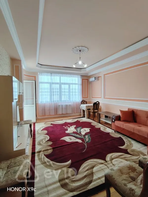Kirayə verilir 2 otaqlı yeni tikili 89 m²