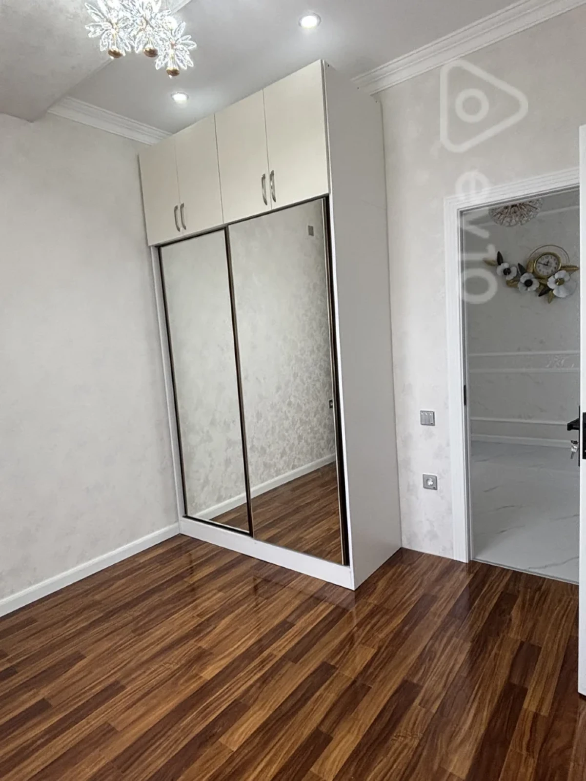 Satılır 3 otaqlı yeni tikili 80 m²