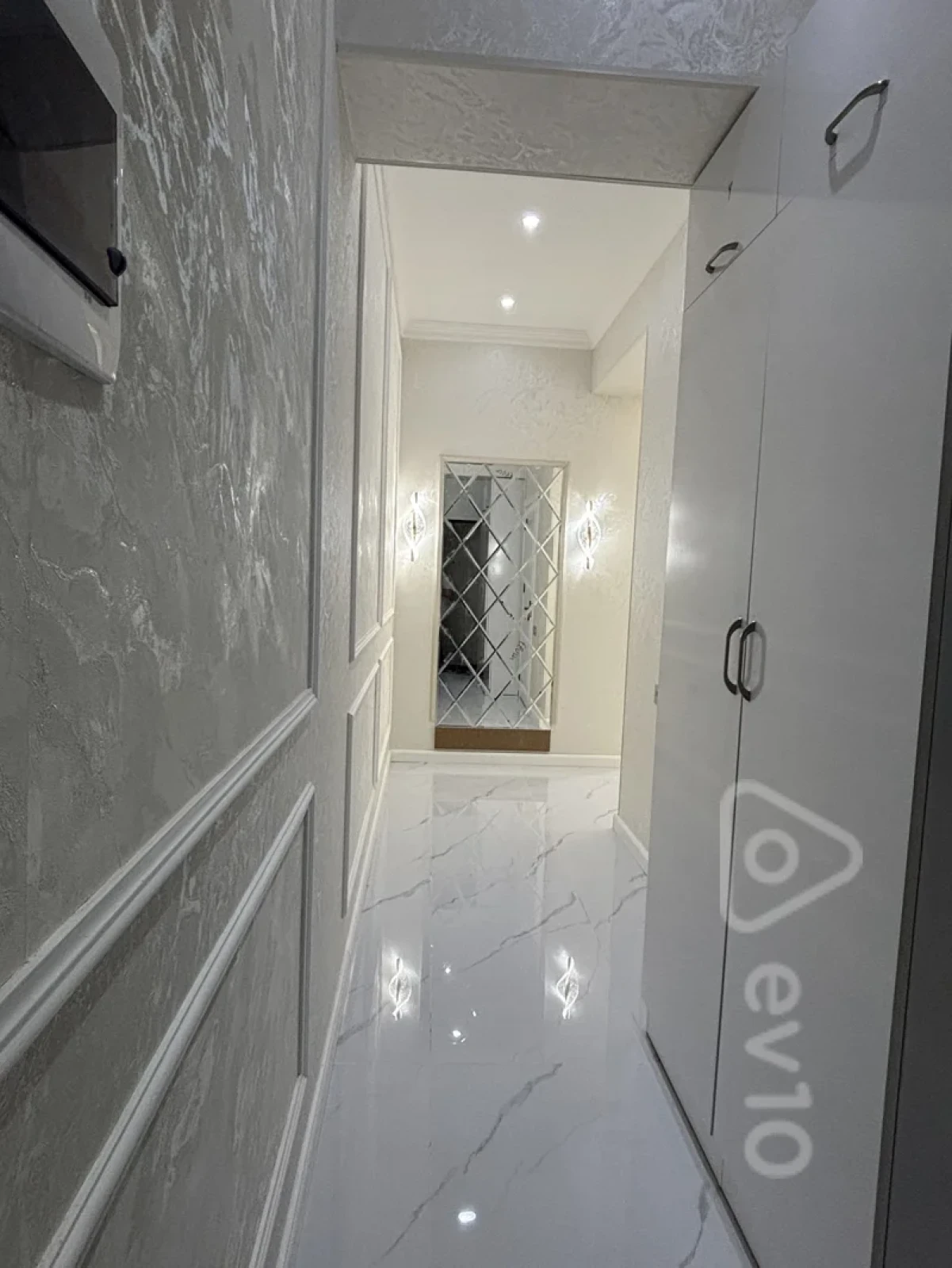 Satılır 3 otaqlı yeni tikili 80 m²