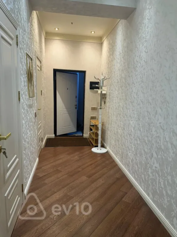 Kirayə verilir 3 otaqlı yeni tikili 110 m²