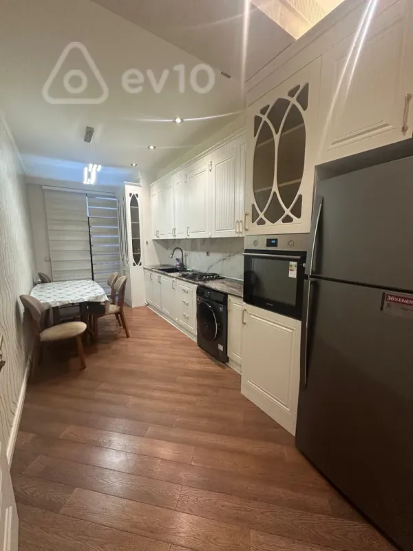 Kirayə verilir 3 otaqlı yeni tikili 110 m²