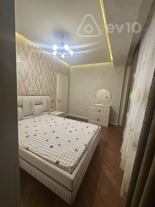 Kirayə verilir 3 otaqlı yeni tikili 110 m²