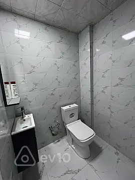 Kirayə verilir 2 otaqlı köhnə tikili 54 m²