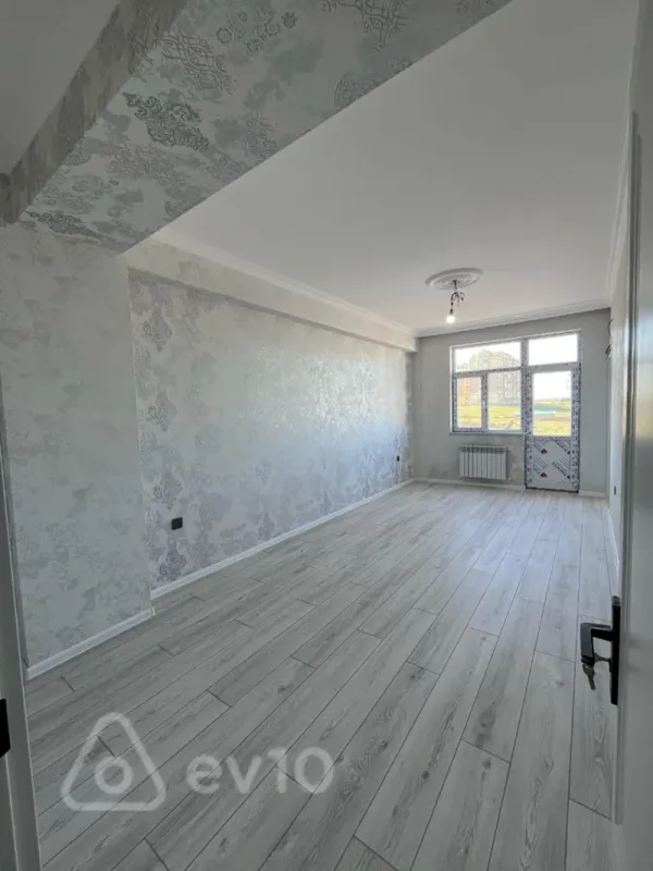 Kirayə verilir 2 otaqlı köhnə tikili 54 m²