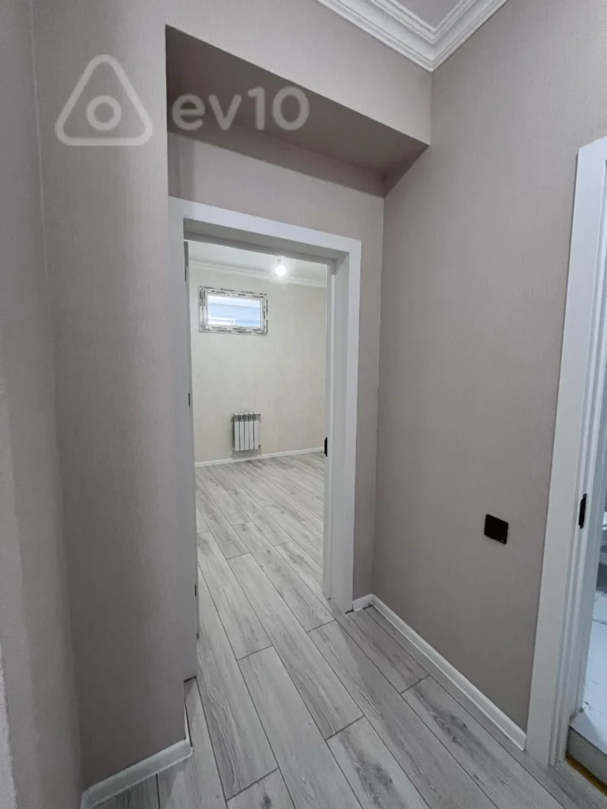 Kirayə verilir 2 otaqlı köhnə tikili 54 m²