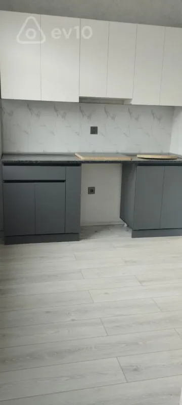 Kirayə verilir 2 otaqlı köhnə tikili 54 m²