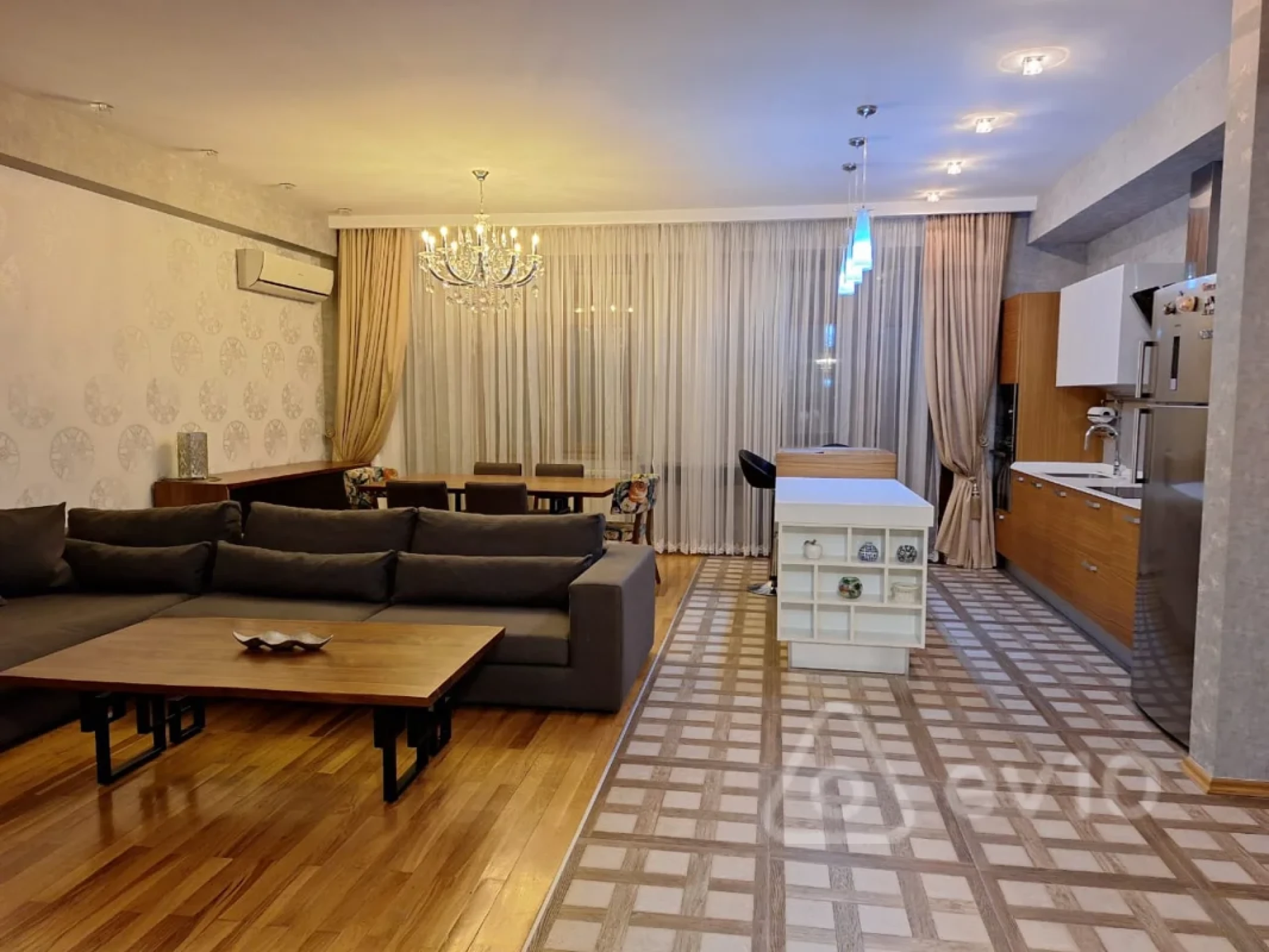 Kirayə verilir 3 otaqlı yeni tikili 120 m²