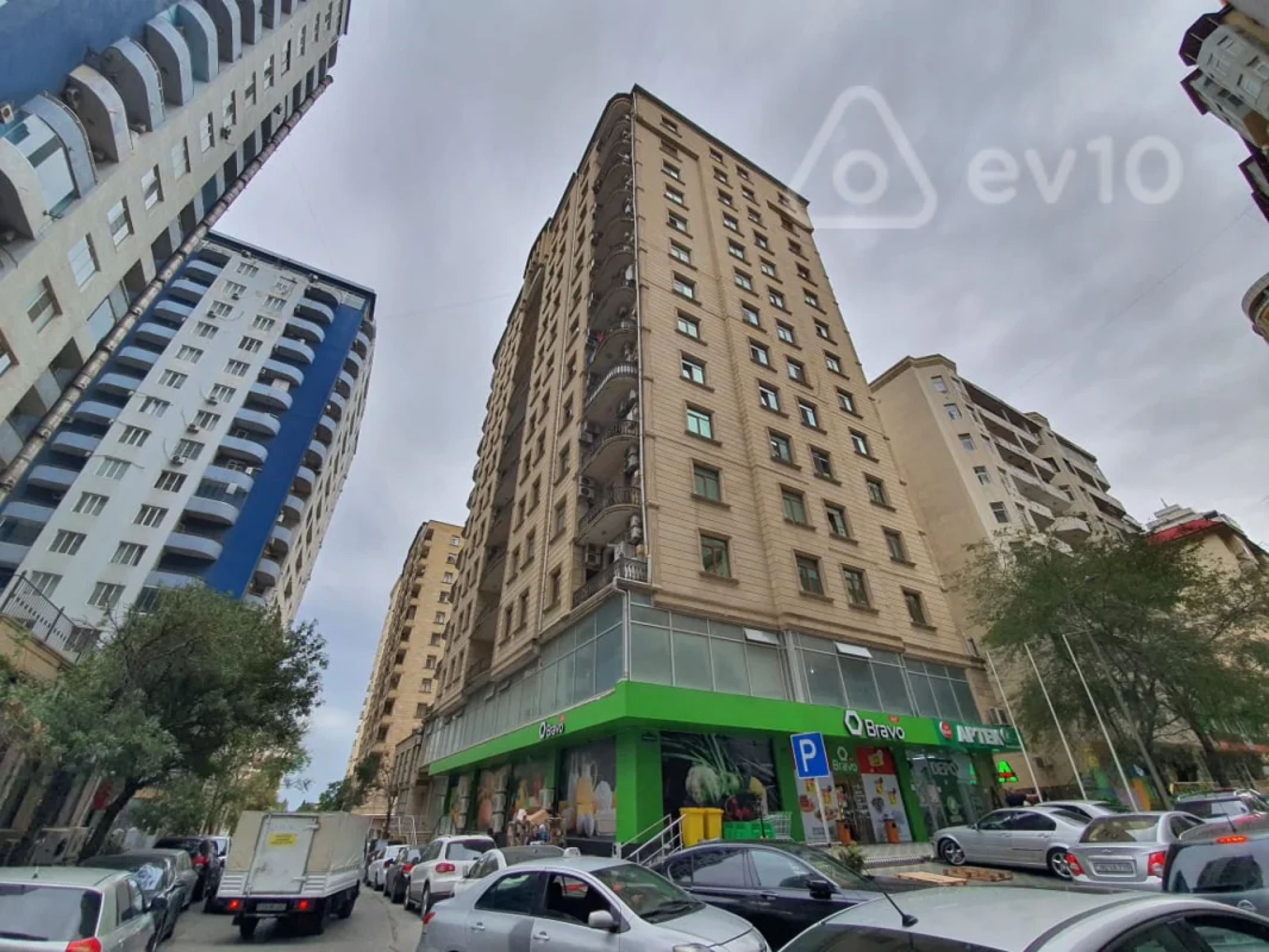Kirayə verilir 3 otaqlı yeni tikili 120 m²