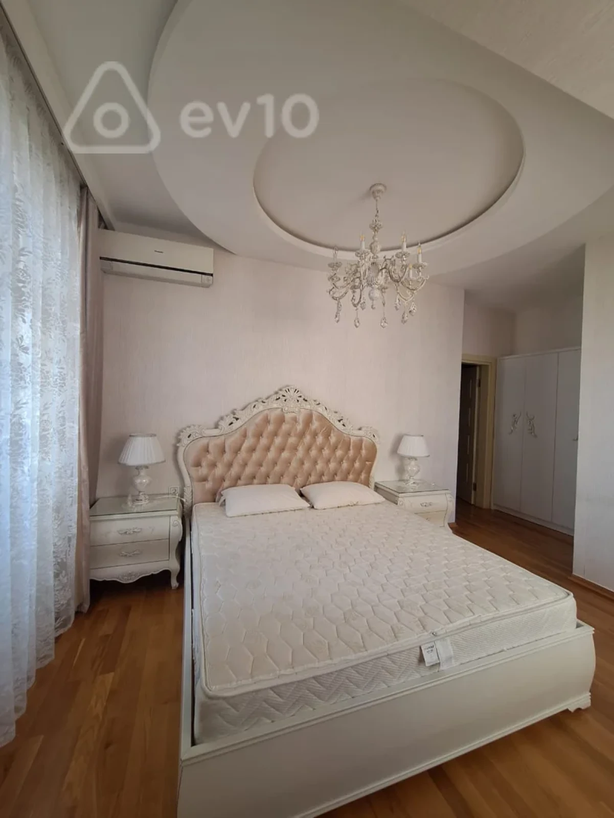 Kirayə verilir 3 otaqlı yeni tikili 120 m²