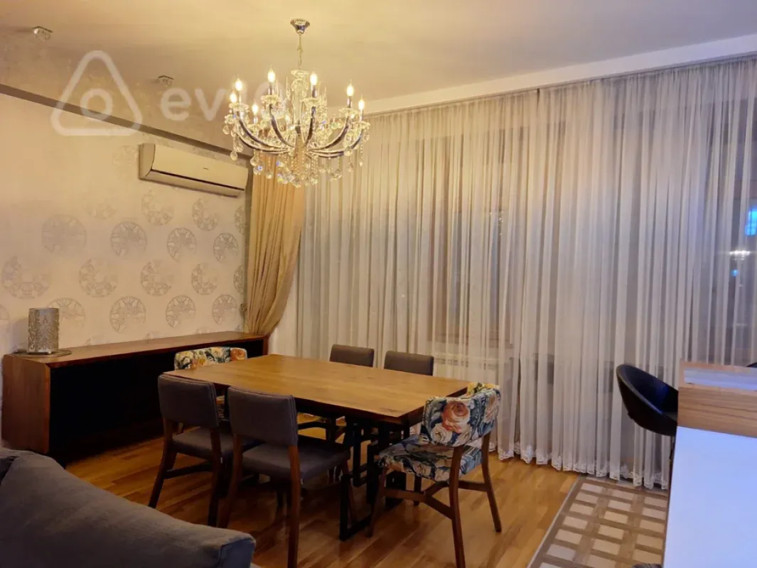 Kirayə verilir 3 otaqlı yeni tikili 120 m²