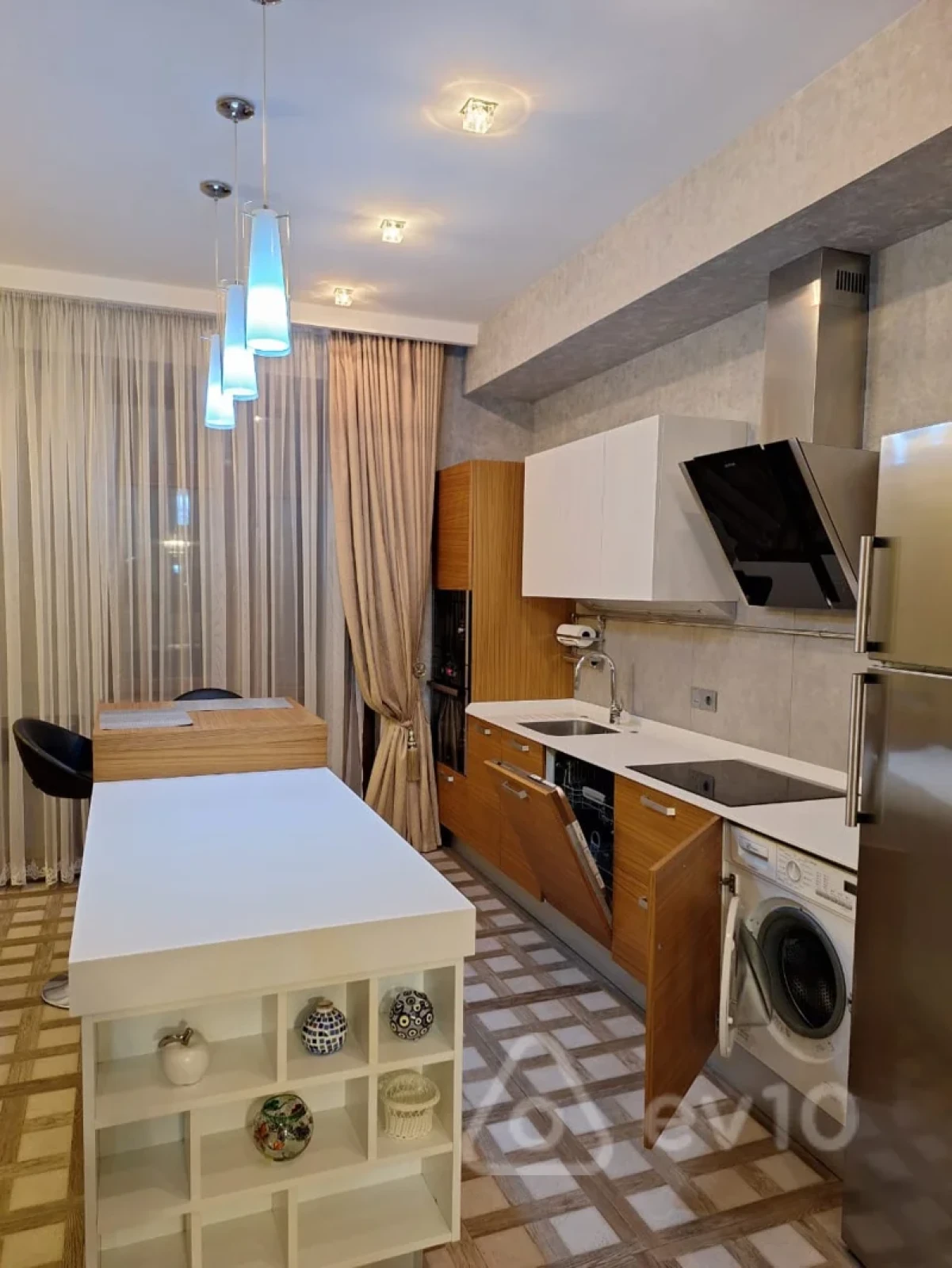 Kirayə verilir 3 otaqlı yeni tikili 120 m²