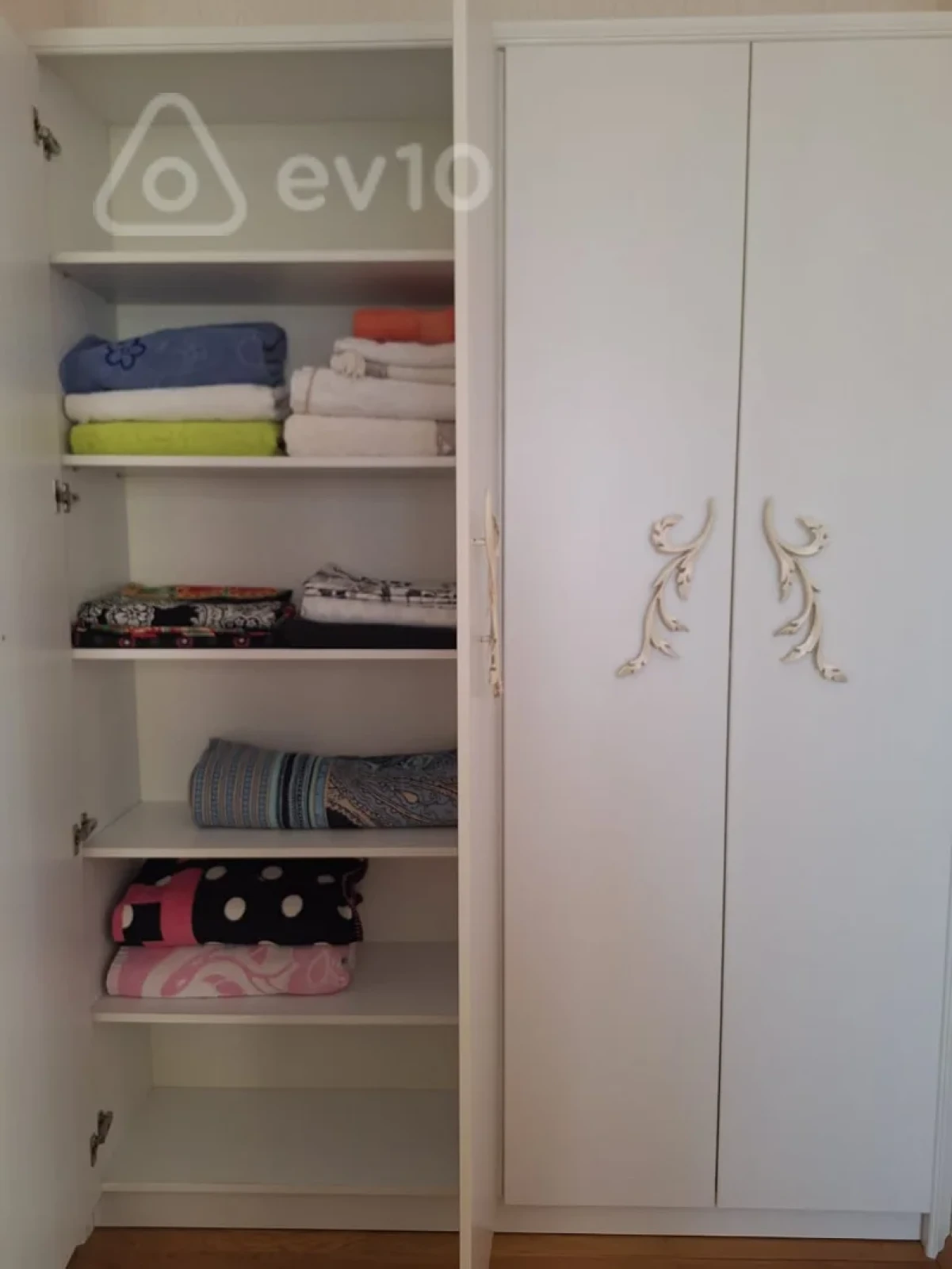 Kirayə verilir 3 otaqlı yeni tikili 120 m²