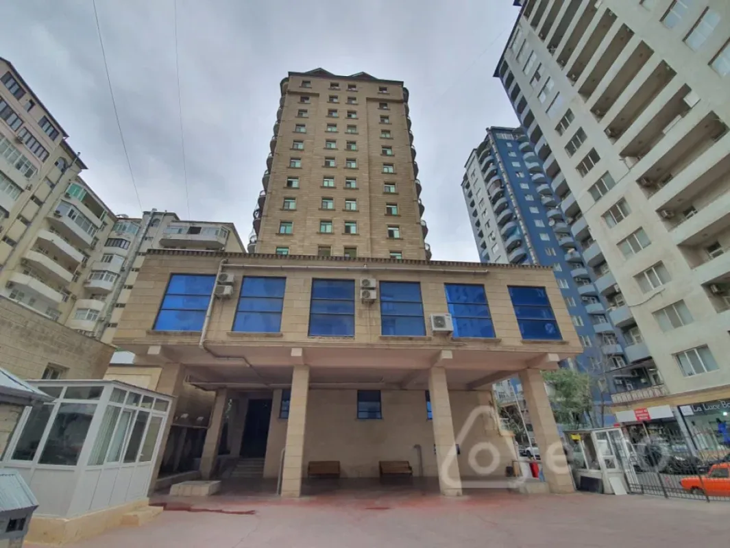 Kirayə verilir 3 otaqlı yeni tikili 120 m²