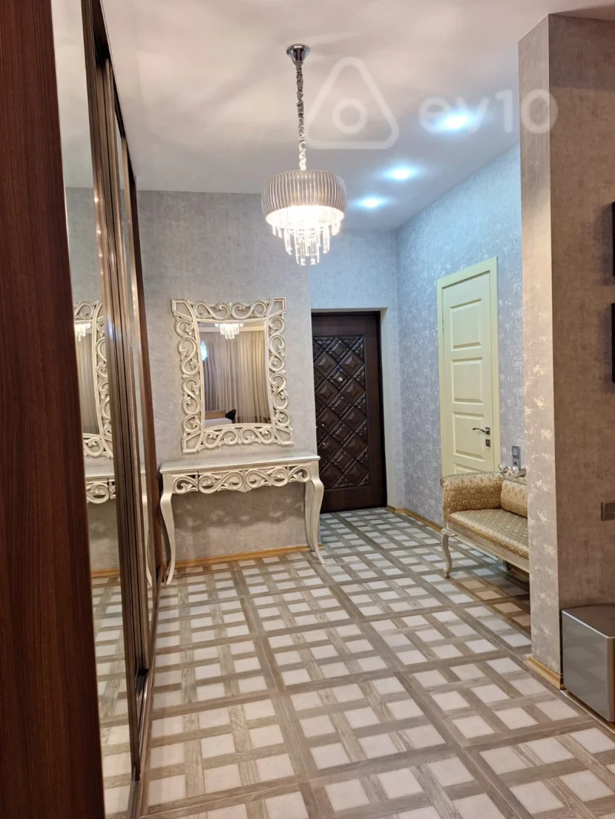 Kirayə verilir 3 otaqlı yeni tikili 120 m²