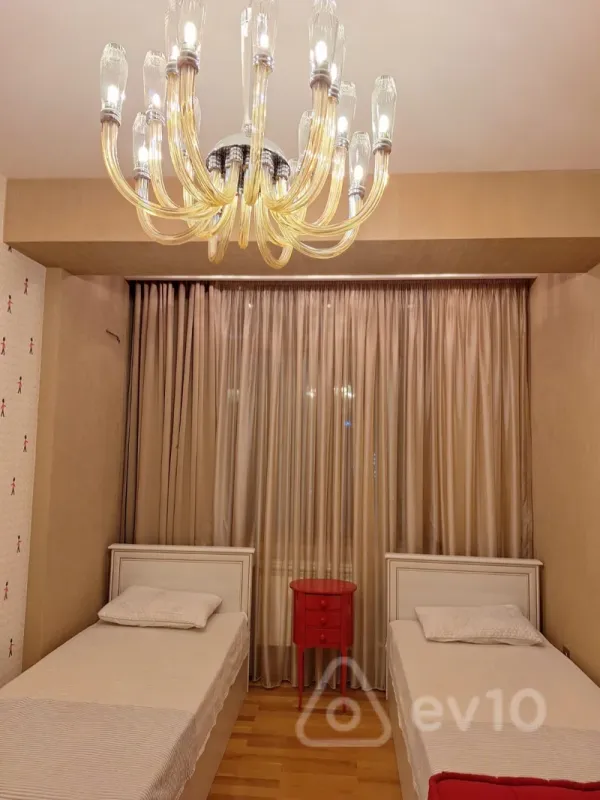 Kirayə verilir 3 otaqlı yeni tikili 120 m²