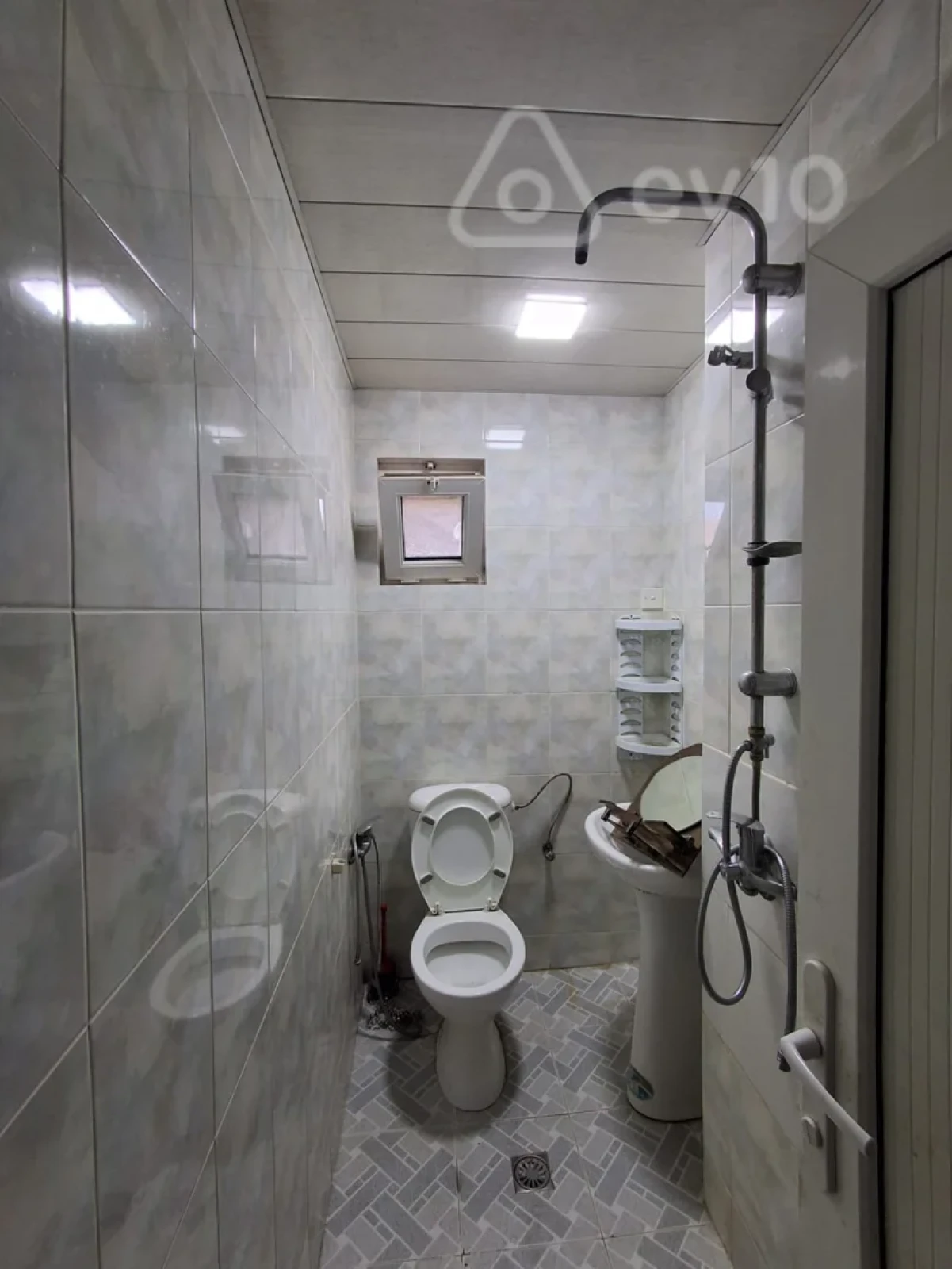 Kirayə verilir 3 otaqlı köhnə tikili 70 m²