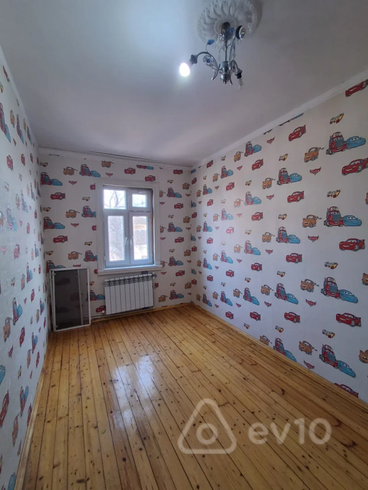 Kirayə verilir 3 otaqlı köhnə tikili 70 m²