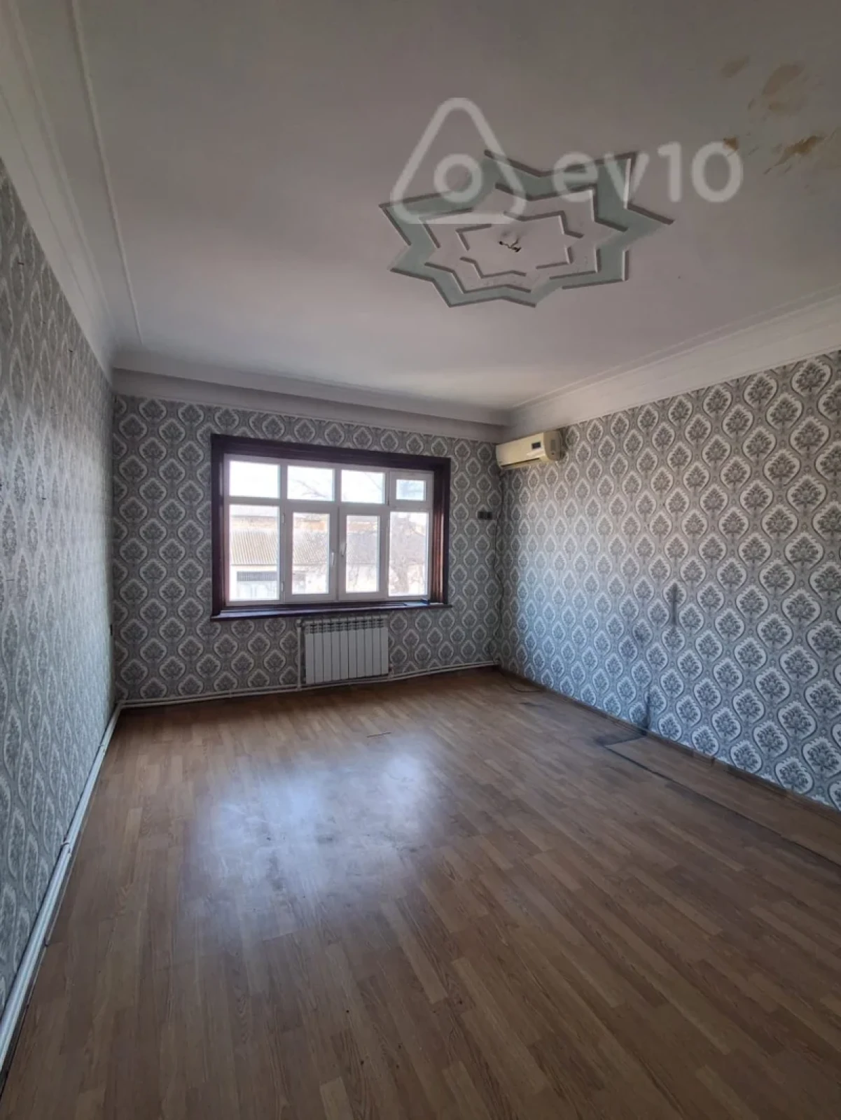 Kirayə verilir 3 otaqlı köhnə tikili 70 m²