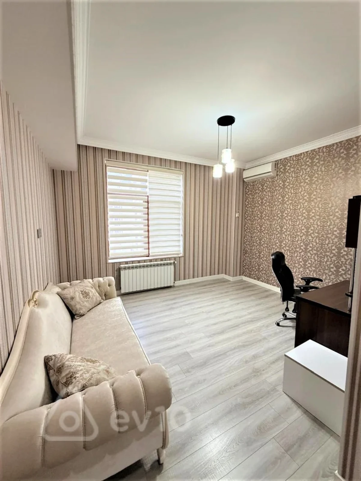 Kirayə verilir 5 otaqlı yeni tikili 220 m²