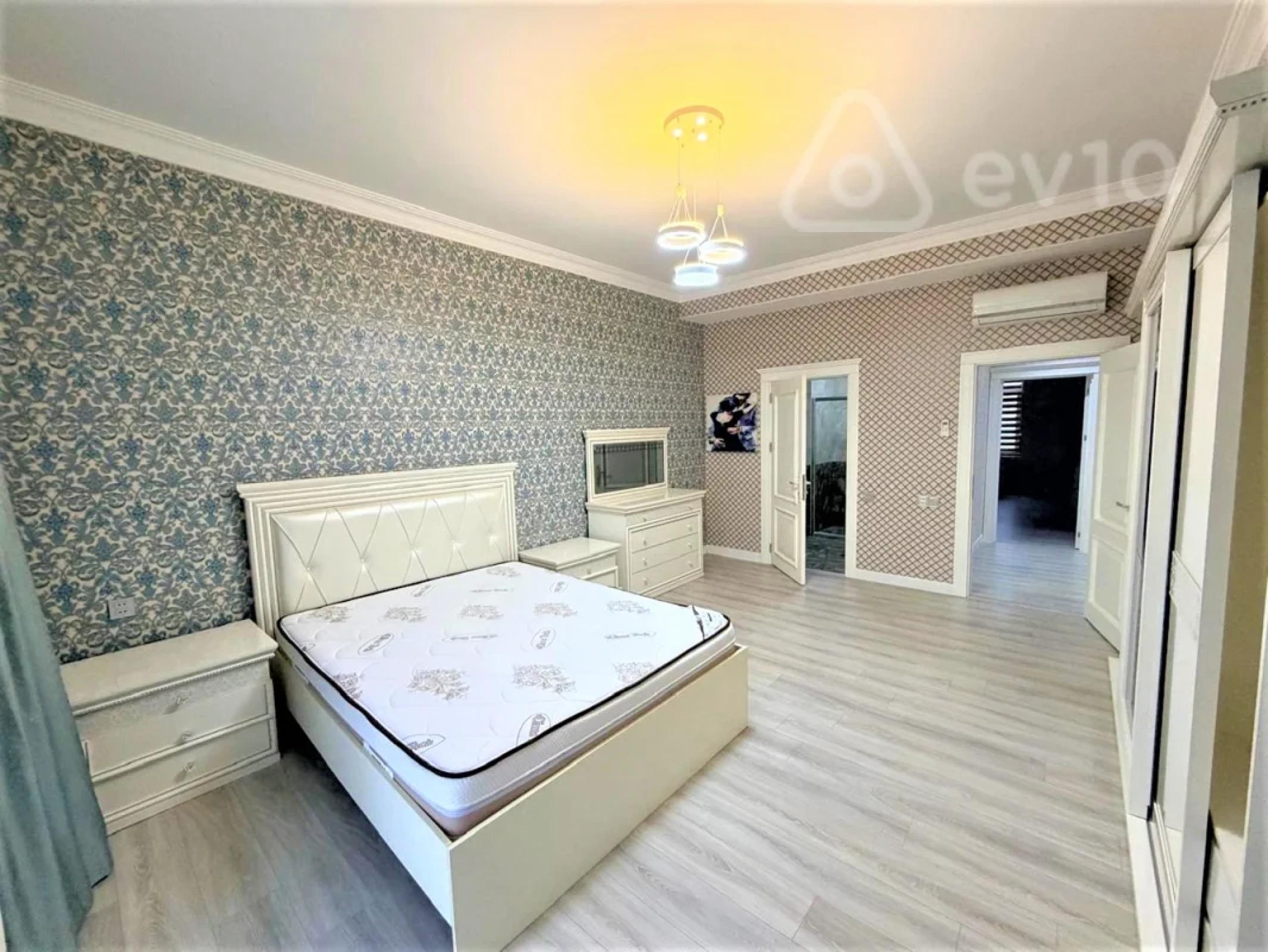Kirayə verilir 5 otaqlı yeni tikili 220 m²