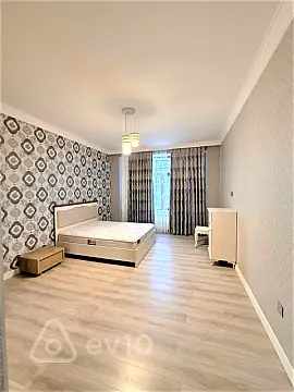 Kirayə verilir 5 otaqlı yeni tikili 220 m²