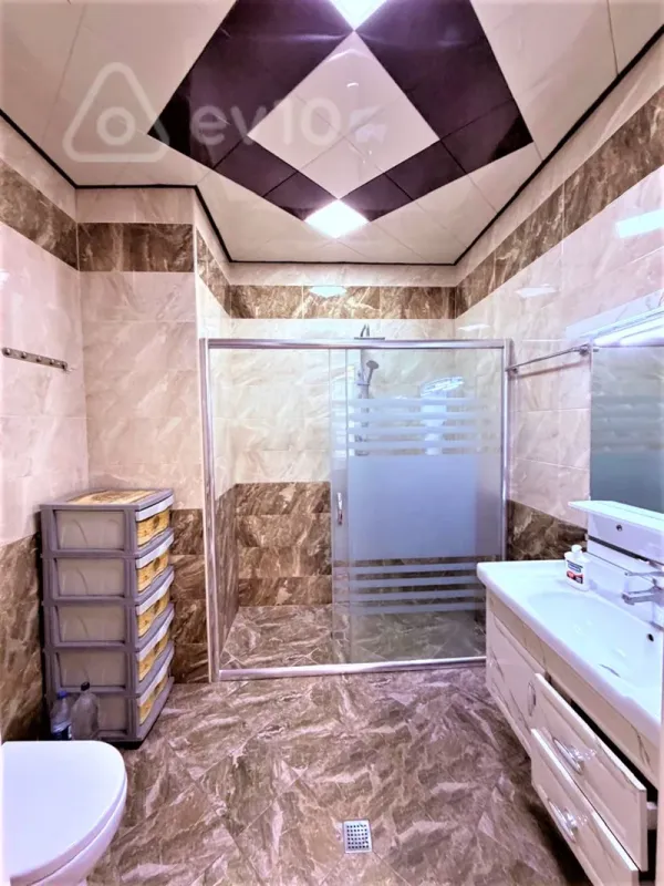 Kirayə verilir 5 otaqlı yeni tikili 220 m²