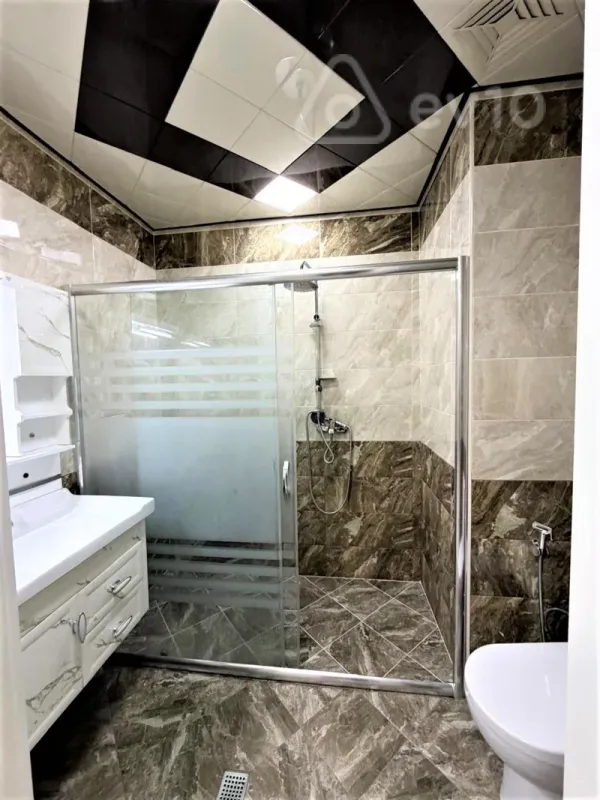 Kirayə verilir 5 otaqlı yeni tikili 220 m²