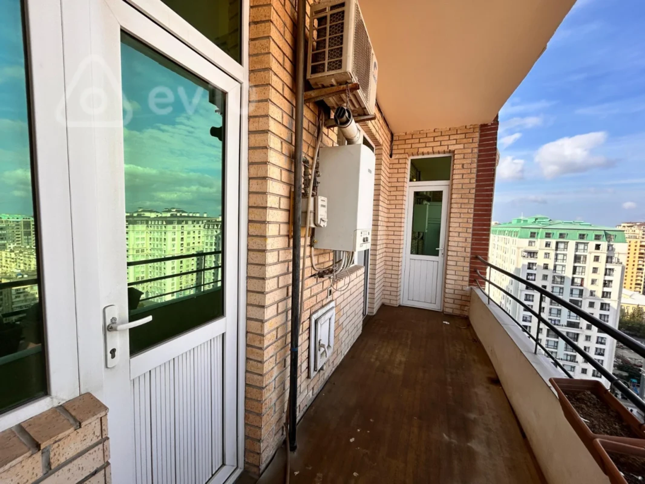 Satılır 3 otaqlı yeni tikili 95 m²