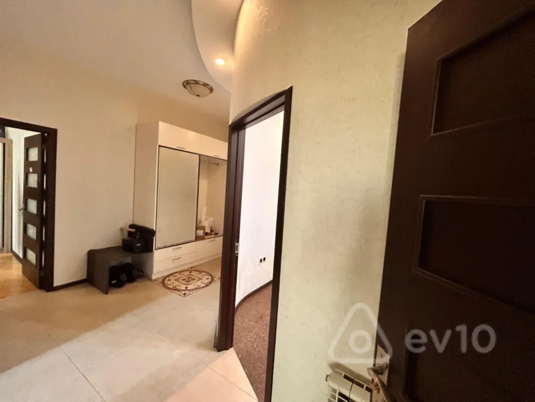 Satılır 3 otaqlı yeni tikili 95 m²