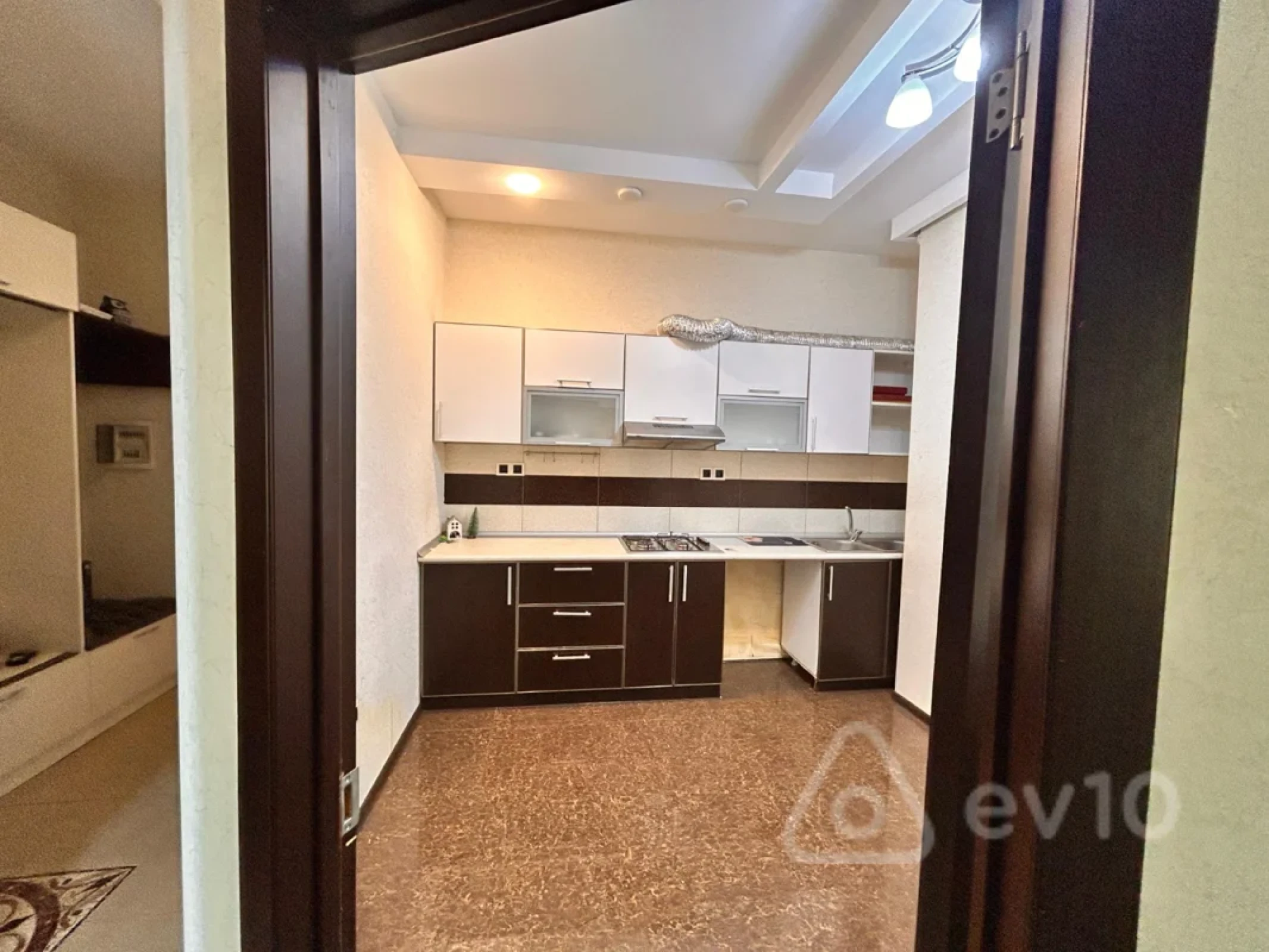 Satılır 3 otaqlı yeni tikili 95 m²