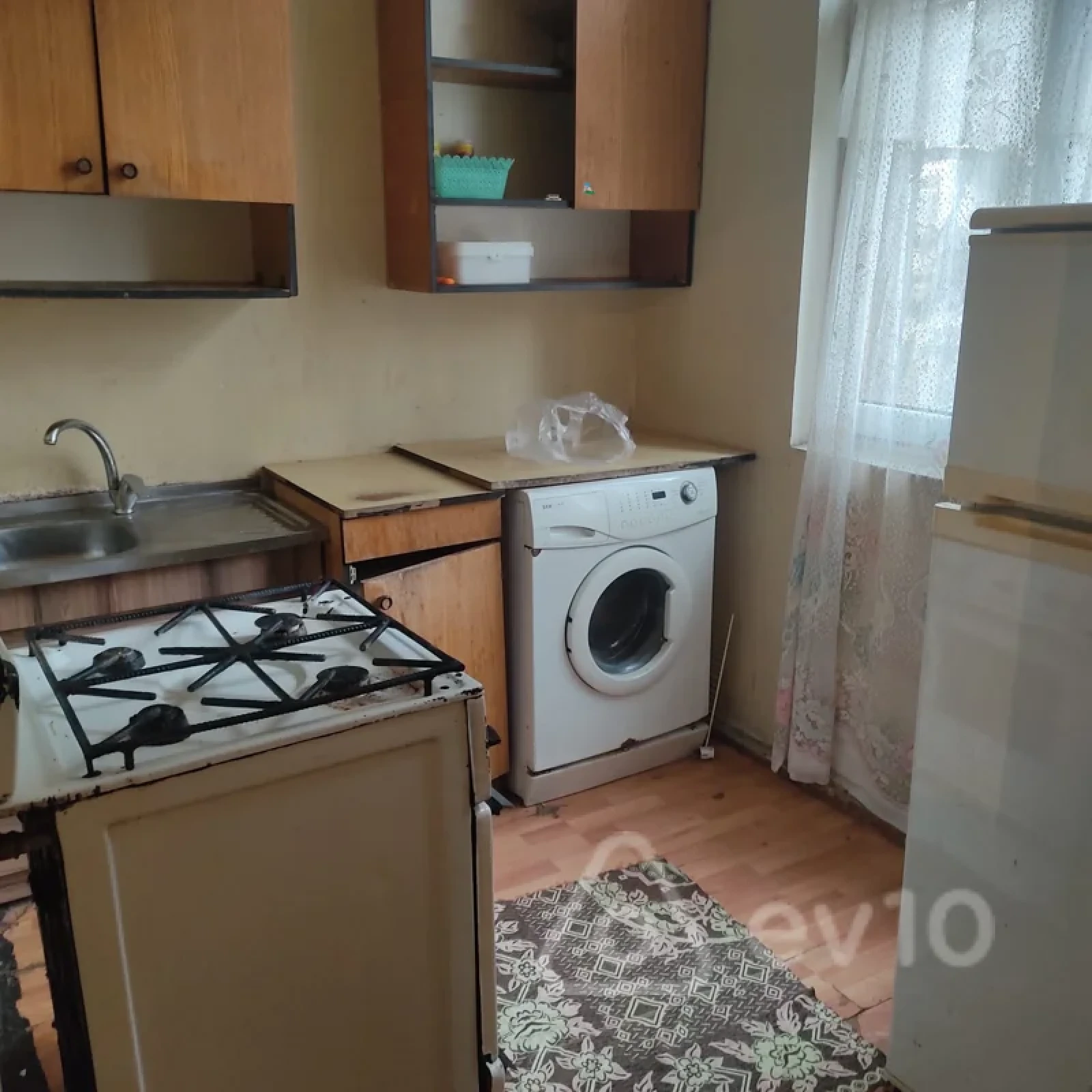 Kirayə verilir 2 otaqlı köhnə tikili 65 m²