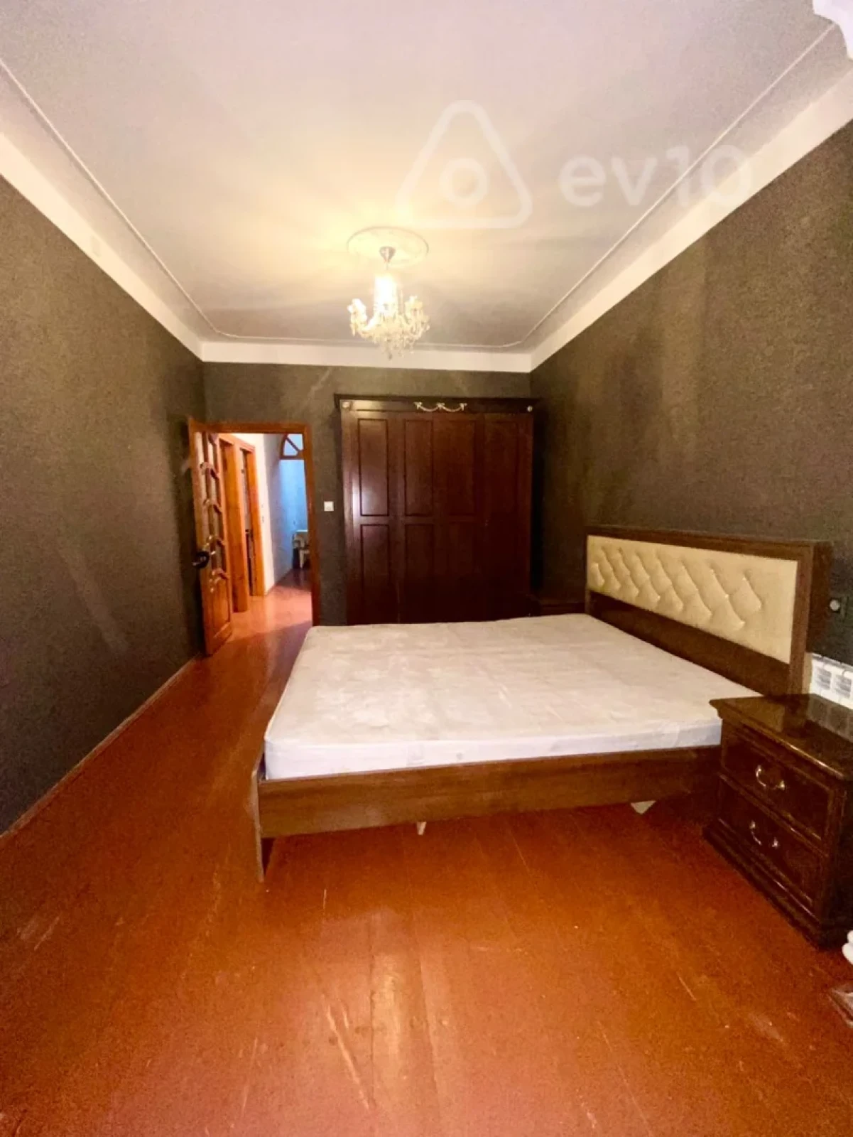 Kirayə verilir 3 otaqlı köhnə tikili 80 m²